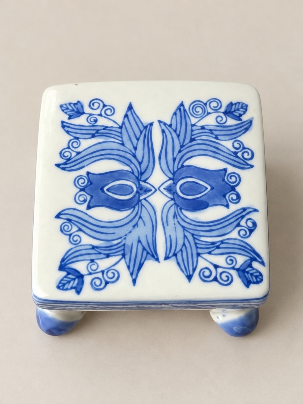 Blue & White Porcelain Footed Trinket Box Floral Chinoiserie Style